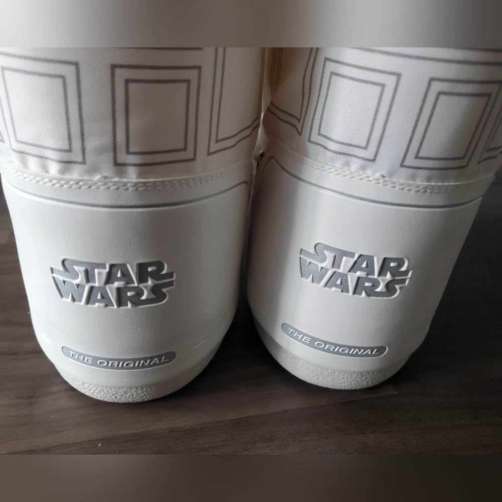 NIB - R2-D2 Moon Boots - Picture 11 of 14